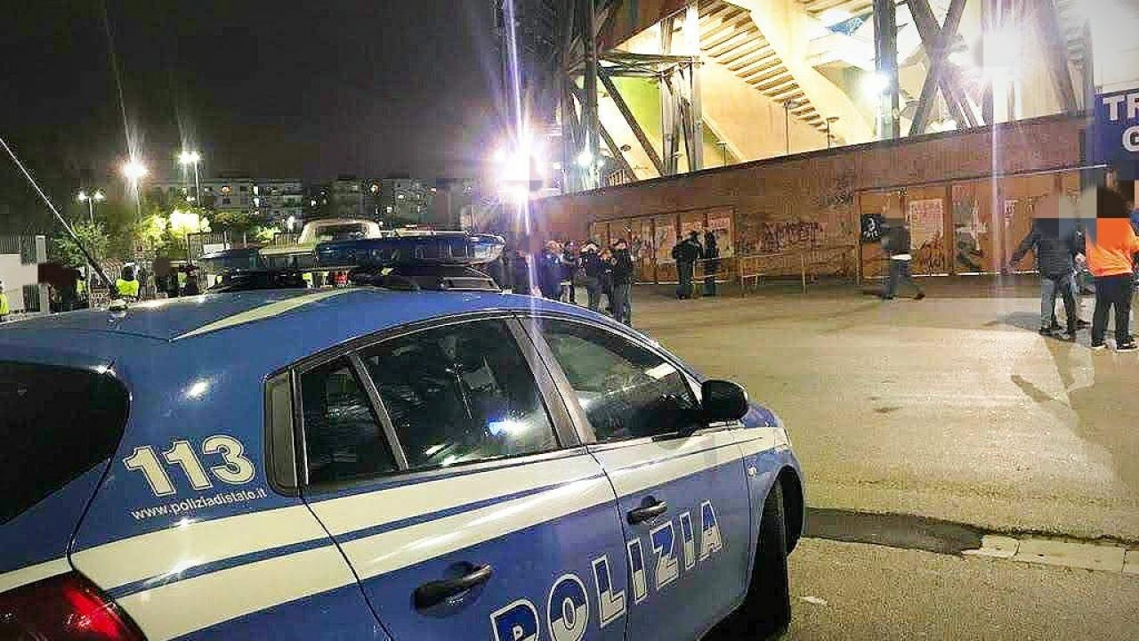 Polizia allo stadio Maradona