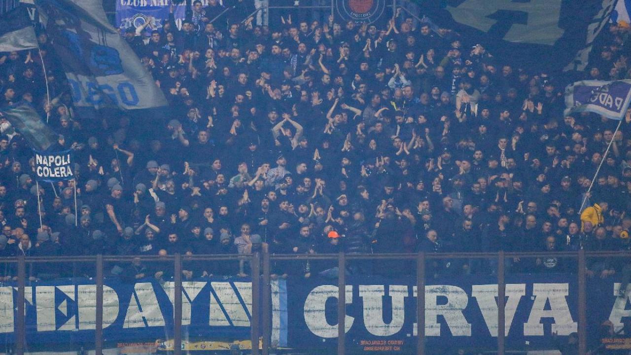 Tifosi azzurri in Milan-Napoli a San Siro