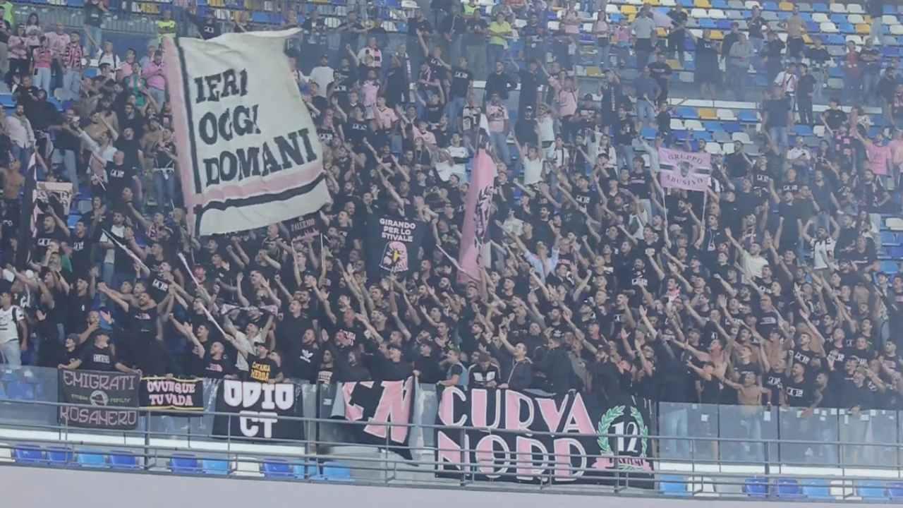 Ultras Palermo allo stadio Maradona