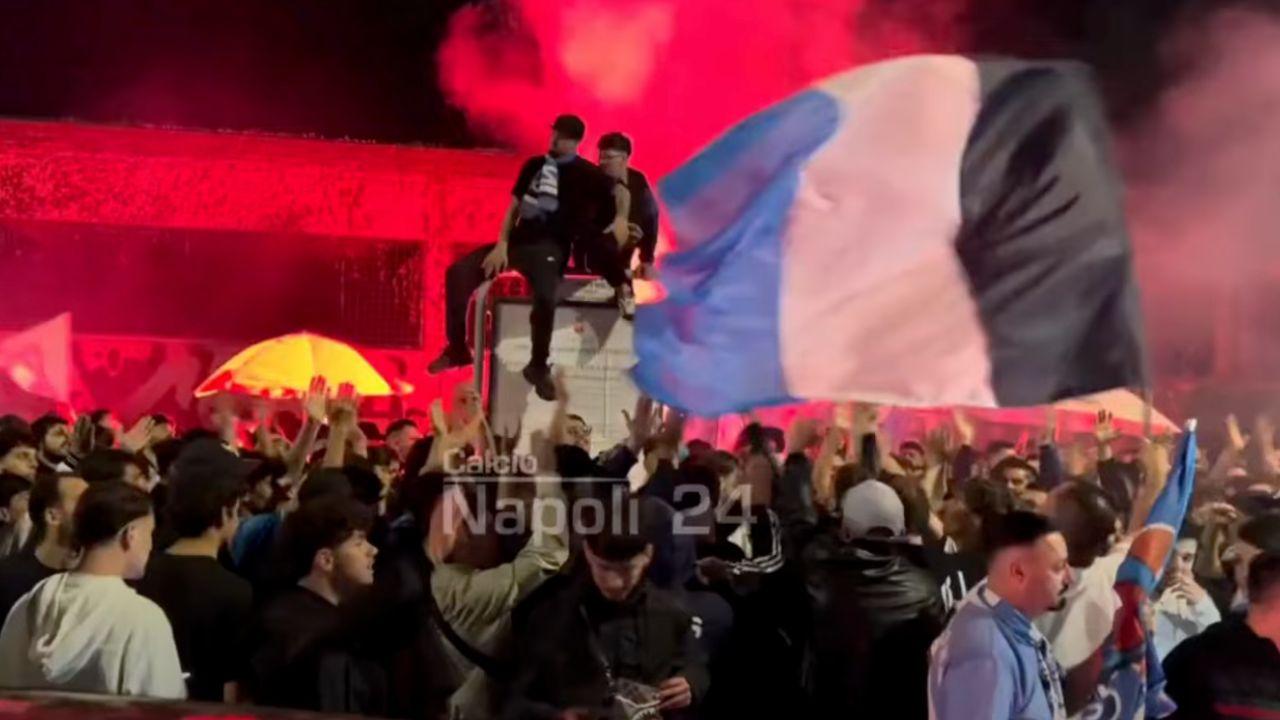 Tifosi del Napoli a Capodichino