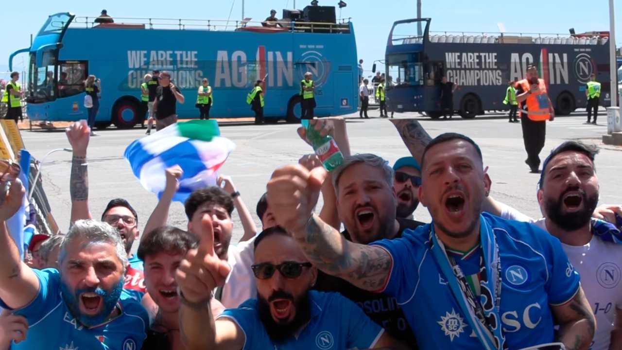 Bus scoperto Napoli