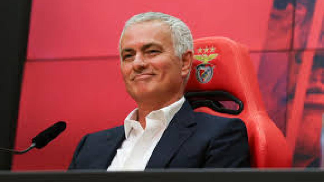 Conferenza stampa Jos&egrave; Mourinho post Benfica-Napoli