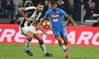 Barzagli e Insigne in Juventus - Napoli