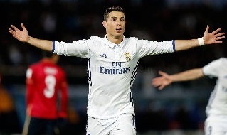 Cristiano Ronaldo con la maglia del Real Madrid