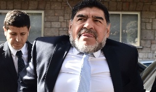 Risposta Diego Armando Maradona a Dani Alves: "E' un coglione, poveraccio!"