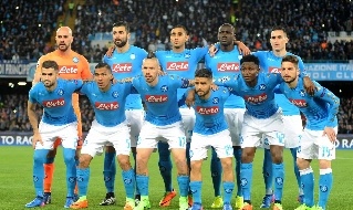 SSC Napoli schierato prima di Napoli-Real Madrid di Champions League