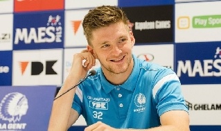 Thomas Foket è un calciatore belga, difensore del KAA Gent