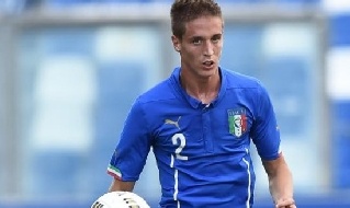Andrea Conti con la maglia dell'Italia