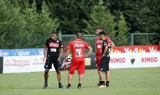 Faouzi Ghoulam e Adam Ounas, terzino sinistro ed attaccante esterno del Napoli