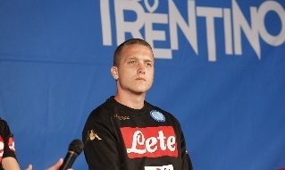 Piotr Zielinski incontra i tifosi a Dimaro