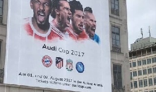 Audi Cup, Monaco si prepara all'evento: in città spunta un mega-cartellone con i volti dei protagonisti [FOTO]