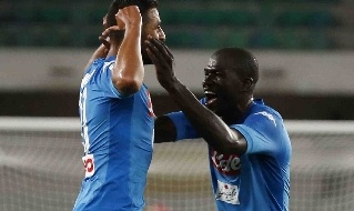 Ghoulam e Koulibaly esultano al goal con il Napoli