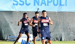 Allan, Albiol e Diawara in allenamento. Foto SSC Napoli