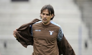 Simone Inzaghi guida l'allenamento con la Lazio