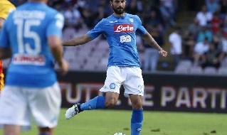 Raúl Albiol Tortajada è un calciatore spagnolo, difensore del Napoli
