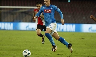 Piotr Zieliński è un calciatore polacco, centrocampista del Napoli e della Nazionale polacca