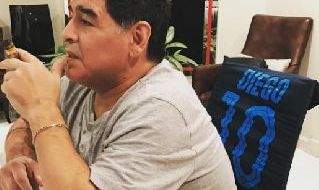 Maradona e la sua maglia