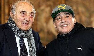 Corrado Ferlaino insieme a Diego Armando Maradona