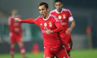 Grimaldo con la maglia del Benfica