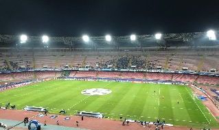 Stadio San Paolo di Napoli con pochissimi spettatori