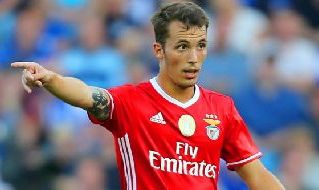 Grimaldo con la maglia del Benfica