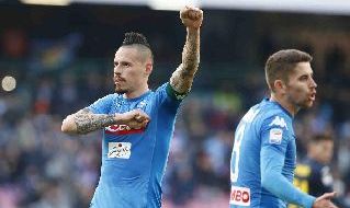 Marek Hamsik esulta con la maglia del Napoli