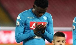 Amadou Diawara con la maglia del Napoli