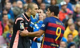 Pau Lopez litiga con Suarez