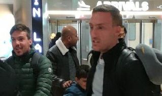 Simone Verdi arrivato all'aeroporto di Bologna