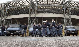 Stadio San Paolo con agenti della Polizia