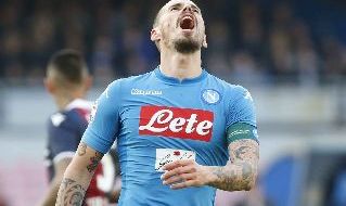 Marek Hamsik si dispera con la maglia del Napoli