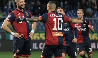 Galabinov esulta dopo un gol con il Genoa