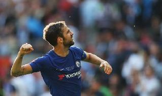 Cesc Fabregas esulta con la maglia del Chelsea