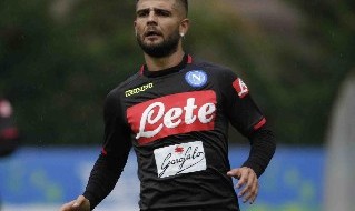 Insigne con la maglia del Napoli in allenamento