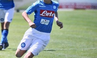 Gianluca Vigliotti, classe 2005, in azione con la maglia del Napoli