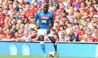 Kalidou Koulibaly in azione con la maglia del Napoli