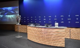 Uefa Champions League gironi Europa League Napoli