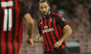Gonzalo Higuain non convocato per Genoa-Milan