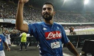 Raul Albiol saluta il Napoli