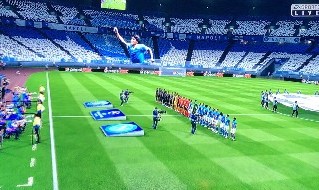 Napoli - PSG al San Paolo con gigantografia Maradona in FIFA 19