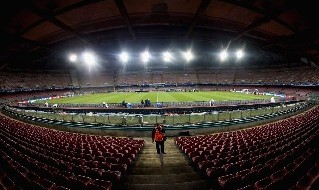 Stadio San Paolo di Napoli a Fuorigrotta di notte