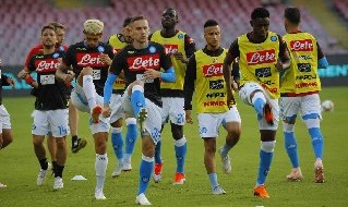 Napoli, riscaldamento pre-partita