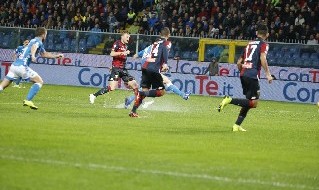 Il gol di Fabian in Genoa-Napoli