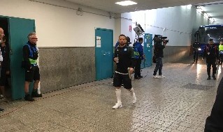 Dries Mertens, attaccante della SSC Napoli, nel tunnel del San Paolo in Champions League