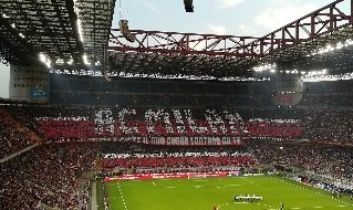 San Siro: trasferta non cambia l'ora di Milan-Napoli