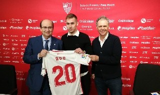 Marko Rog, centrocampista croato del Napoli in prestito al Siviglia