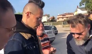 Hamsik saluta i tifosi