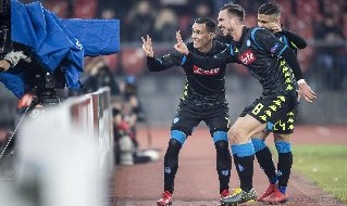 I giocatori del Napoli esultano dopo un gol