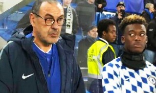 Maurizio Sarri sulla panchina del Chelsea