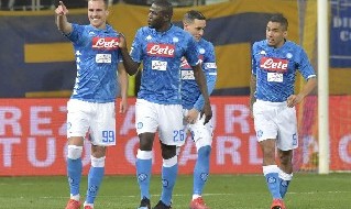 Arkadiusz Milik, noto anche con il diminutivo Arek, è un calciatore polacco, attaccante del Napoli e della nazionale polacca